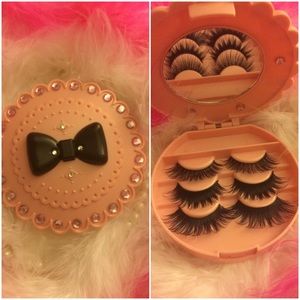 Embellished eyelash case plus eyelashes